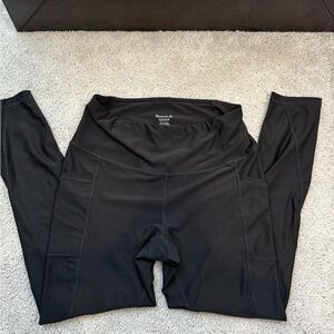 Reebok black leggings with pockets 🖤